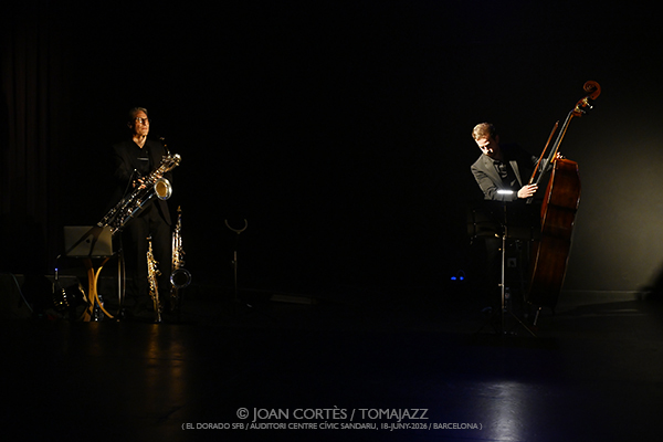 Andrés Marín “Un aire de signos -Arigato Argentina-” (El Dorado sfb / CC Parc Sandaru, 2026-06-18 / Barcelona) Por Joan Cortès [Flamencuras AKA INSTANTZZ AKA Galería fotográfica AKA Fotoblog de jazz, impro… y algo más] - Tomajazz - Andrés Marín “Un aire de signos -Arigato Argentina-” actuó en El Dorado sfb en Barcelona el 18 de junio de 2026. Joan Cortès lo retrata en las Flamencuras de INSTANTZZ. Actuaron Andrés Marín, Alfonso Padilla López, Antonio Torres Olmo
