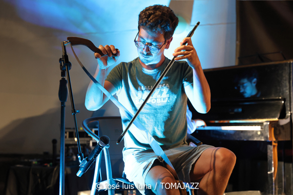 Fran Ramos Quartet (32 Mallorca Jazz Sa Pobla 2026. Sa Pobla, Mallorca. 2026-07-30) Por José Luis Luna Rocafort [INSTANTZZ AKA Galería fotográfica AKA Fotoblog de jazz, impro… y algo más] - Tomajazz - Fran Ramos Quartet actuó en el 32 Mallorca Jazz Sa Pobla 2026 en Mallorca, el 30 de julio de 202. Sa Pobla, Mallorca. 2026-07-30) Por José Luis Luna Rocafort [INSTANTZZ AKA Galería fotográfica AKA Fotoblog de jazz, impro… y algo más]