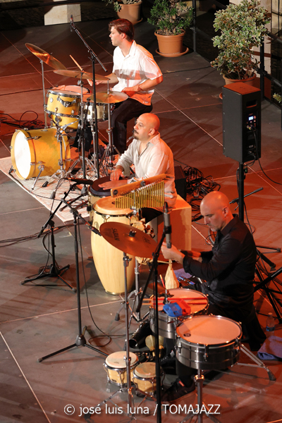 Pep Garau Septet (Jazz Palma Festival 2026. Castell de Bellver, Palma de Mallorca. 2026-08-13) Por Miquel Àngel Seguí y José Luis Luna Rocafort [Concierto de jazz] - Tomajazz - Pep Garau Septet actuó en el Jazz Palma Festival 2026. Miquel Àngel Seguí y José Luis Luna Rocafort repasan el concierto. Actuaron Pep Garau, Enrique Oliver, Jaume Riera, Marko Lohikari, Benji Habichuela, Josep Lluís Garcia, Marius Koopmann
