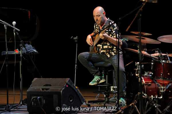 Javi Ruibal Cuarteto (XXII JazzEñe 2026. Teatro Victoria Eugenia, Donostia - San Sebastián. 2026-07-22) Por José Luis Luna Rocafort [INSTANTZZ AKA Galería fotográfica AKA Fotoblog de jazz, impro… y algo más] - Tomajazz - Javi Ruibal Cuarteto actuó en el XXII JazzEñe 2026. José Luis Luna Rocafort lo retrata en INSTANTZZ. Javi Ruibal Cuarteto son Javi Ruibal, Diego Villegas, Oscar Álvarez, Alejandro Marcos