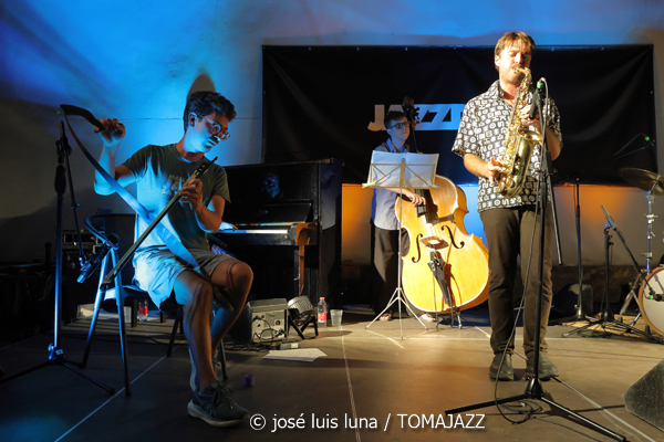 Fran Ramos Quartet (32 Mallorca Jazz Sa Pobla 2026. Sa Pobla, Mallorca. 2026-07-30) Por José Luis Luna Rocafort [INSTANTZZ AKA Galería fotográfica AKA Fotoblog de jazz, impro… y algo más] - Tomajazz - Fran Ramos Quartet actuó en el 32 Mallorca Jazz Sa Pobla 2026 en Mallorca, el 30 de julio de 202. Sa Pobla, Mallorca. 2026-07-30) Por José Luis Luna Rocafort [INSTANTZZ AKA Galería fotográfica AKA Fotoblog de jazz, impro… y algo más]