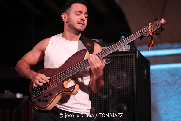 Erik Truffaz & Antonio Lizana. New Sketches of Spain (32 Mallorca Jazz Sa Pobla 2026. Sa Pobla, Mallorca. 2026-07-28) Por Miquel Àngel Seguí y José Luis Luna Rocafort [Concierto de jazz] - Tomajazz - Erik Truffaz & Antonio Lizana con su proyecto New Sketches of Spain actuaron en la inauguración del 32 Mallorca Jazz Sa Pobla 2026. Miquel Àngel Seguí y José Luis Luna Rocafort dan cuenta de la cita. Intervinieron Erik Truffaz, Antonio Lizana, Renaud Gabriel Pion, Sara Sánchez, Pau Figueres, Arin Keshishi, Manuel de la Torre, Vincent Thomas 