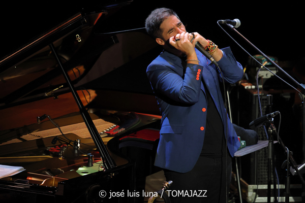 Javi Ruibal Cuarteto (XXII JazzEñe 2026. Teatro Victoria Eugenia, Donostia - San Sebastián. 2026-07-22) Por José Luis Luna Rocafort [INSTANTZZ AKA Galería fotográfica AKA Fotoblog de jazz, impro… y algo más] - Tomajazz - Javi Ruibal Cuarteto actuó en el XXII JazzEñe 2026. José Luis Luna Rocafort lo retrata en INSTANTZZ. Javi Ruibal Cuarteto son Javi Ruibal, Diego Villegas, Oscar Álvarez, Alejandro Marcos