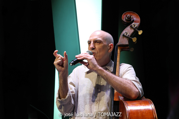 Iosu Izaguirre Sextet (49 Festival de Jazz de Vitoria-Gasteiz 2026. 2026-07-15) Por José Luis Luna Rocafort [INSTANTZZ AKA Galería fotográfica AKA Fotoblog de jazz, impro… y algo más] - Tomajazz - Iosu Izaguirre Sextet actuó en el 49 Festival de Jazz de Vitoria-Gasteiz 2026, el 15 de julio de 2026. José Luis Luna Rocafort lo retrata en INSTANTZZ. Iosu Izaguirre Sextet son Iosu Izaguirre, Pablo Ramos, Rubén Salvador, Asier Iturbe, Koldo Uriarte, Aitor Bravo, Virginia de la Casa
