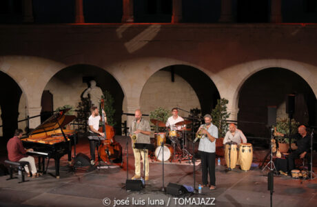 Pep Garau Septet (Jazz Palma Festival 2026. Castell de Bellver, Palma de Mallorca. 2026-08-13) Por Miquel Àngel Seguí y José Luis Luna Rocafort [Concierto de jazz] - Tomajazz - Pep Garau Septet actuó en el Jazz Palma Festival 2026. Miquel Àngel Seguí y José Luis Luna Rocafort repasan el concierto. Actuaron Pep Garau, Enrique Oliver, Jaume Riera, Marko Lohikari, Benji Habichuela, Josep Lluís Garcia, Marius Koopmann
