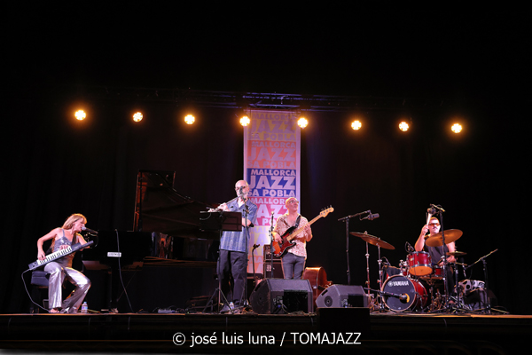 Lucía Rey Quartet  (32 Mallorca Jazz Sa Pobla 2026. Sa Pobla, Mallorca. 2026-08-18) Por Miquel Àngel Seguí y José Luis Luna Rocafort [Concierto de jazz] - Tomajazz - Lucía Rey Quartet actuó en el 32 Mallorca Jazz Sa Pobla 2026, el 18 de agosto de 2026. Miquel Àngel Seguí y José Luis Luna Rocafort relatan el concierto. Actuaron Lucía Rey, Ander García, Michael Olivera, Juan Carlos Aracil