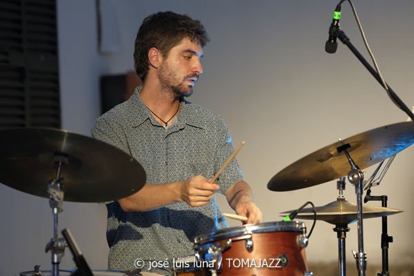 Fran Ramos Quartet (32 Mallorca Jazz Sa Pobla 2026. Sa Pobla, Mallorca. 2026-07-30) Por José Luis Luna Rocafort [INSTANTZZ AKA Galería fotográfica AKA Fotoblog de jazz, impro… y algo más] - Tomajazz - Fran Ramos Quartet actuó en el 32 Mallorca Jazz Sa Pobla 2026 en Mallorca, el 30 de julio de 202. Sa Pobla, Mallorca. 2026-07-30) Por José Luis Luna Rocafort [INSTANTZZ AKA Galería fotográfica AKA Fotoblog de jazz, impro… y algo más]