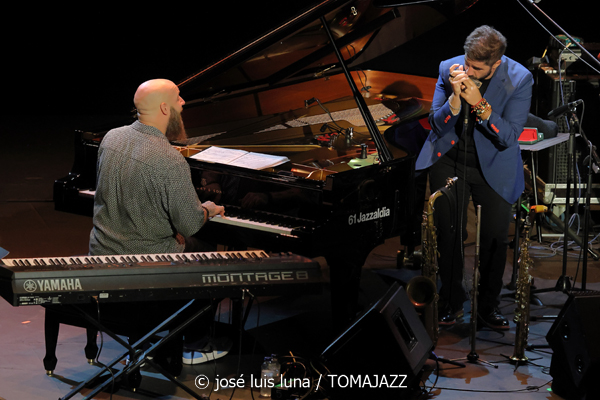 Javi Ruibal Cuarteto (XXII JazzEñe 2026. Teatro Victoria Eugenia, Donostia - San Sebastián. 2026-07-22) Por José Luis Luna Rocafort [INSTANTZZ AKA Galería fotográfica AKA Fotoblog de jazz, impro… y algo más] - Tomajazz - Javi Ruibal Cuarteto actuó en el XXII JazzEñe 2026. José Luis Luna Rocafort lo retrata en INSTANTZZ. Javi Ruibal Cuarteto son Javi Ruibal, Diego Villegas, Oscar Álvarez, Alejandro Marcos