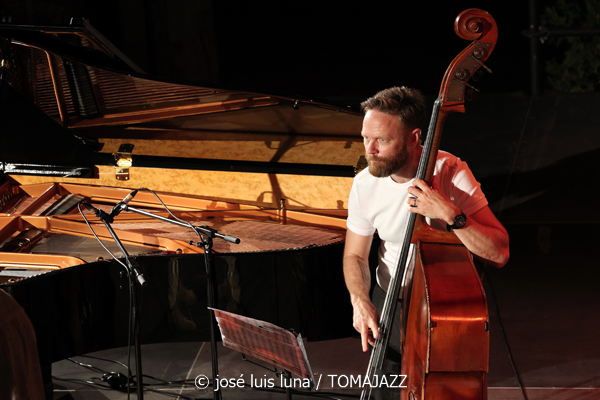 Pep Garau Septet (Jazz Palma Festival 2026. Castell de Bellver, Palma de Mallorca. 2026-08-13) Por Miquel Àngel Seguí y José Luis Luna Rocafort [Concierto de jazz] - Tomajazz - Pep Garau Septet actuó en el Jazz Palma Festival 2026. Miquel Àngel Seguí y José Luis Luna Rocafort repasan el concierto. Actuaron Pep Garau, Enrique Oliver, Jaume Riera, Marko Lohikari, Benji Habichuela, Josep Lluís Garcia, Marius Koopmann
