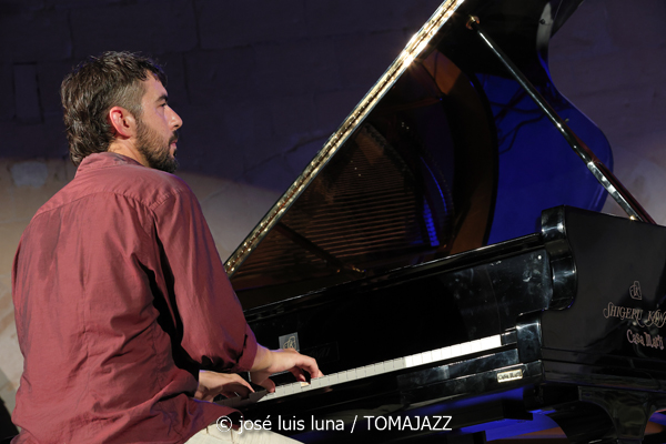 Pep Garau Septet (Jazz Palma Festival 2026. Castell de Bellver, Palma de Mallorca. 2026-08-13) Por Miquel Àngel Seguí y José Luis Luna Rocafort [Concierto de jazz] - Tomajazz - Pep Garau Septet actuó en el Jazz Palma Festival 2026. Miquel Àngel Seguí y José Luis Luna Rocafort repasan el concierto. Actuaron Pep Garau, Enrique Oliver, Jaume Riera, Marko Lohikari, Benji Habichuela, Josep Lluís Garcia, Marius Koopmann
