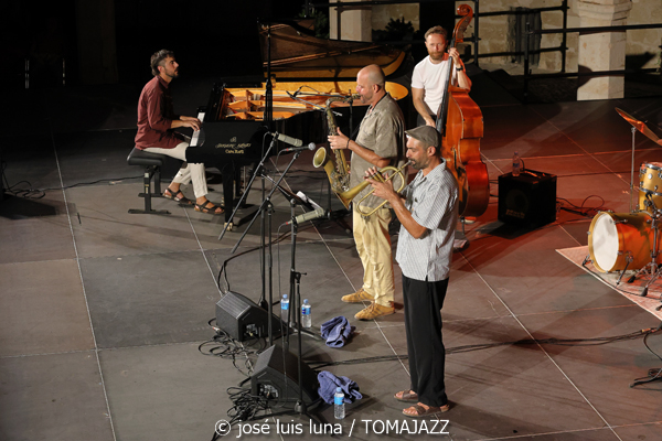 Pep Garau Septet (Jazz Palma Festival 2026. Castell de Bellver, Palma de Mallorca. 2026-08-13) Por Miquel Àngel Seguí y José Luis Luna Rocafort [Concierto de jazz] - Tomajazz - Pep Garau Septet actuó en el Jazz Palma Festival 2026. Miquel Àngel Seguí y José Luis Luna Rocafort repasan el concierto. Actuaron Pep Garau, Enrique Oliver, Jaume Riera, Marko Lohikari, Benji Habichuela, Josep Lluís Garcia, Marius Koopmann
