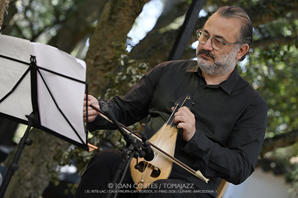 Jon Balke’s Siwan / Alba Careta Group (El Rite-LAC / Casa Virupa-Can Bordoi, 2026-05-31 / Llinars -Barcelona-) [04] Por Joan Cortès [INSTANTZZ AKA Galería fotográfica AKA Fotoblog de jazz, impro… y algo más] - Tomajazz - Jon Balke’s Siwan y Alba Careta Group actuaron en El Rite-LAC en Llinars, Barcelona, el 31 de mayo de 2026.  Joan Cortès lo retrata en INSTANTZZ. Actuaron Jon Balke, Mona Boutchebak, Pedram Khavar Zamini, Derya Turkan, Alba Careta, Lucas Martínez, Roger Santacana, Giuseppe Campisi, Jordi Pallarés