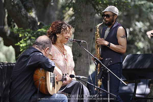 Ghalia Benali / Rocío Molina (El Rite-LAC / Casa Virupa, 2026-05-30 / Llinars -Barcelona-) [02]  Por Joan Cortès [INSTANTZZ AKA Galería fotográfica AKA Fotoblog de jazz, impro… y algo más] - Tomajazz - Ghalia Benali / Rocío Molina actuaron en El Rite-LAC en Casa Virupa, en Llinars -Barcelona-, el 30 de mayo de 2026. Joan Cortès lo retrata en INSTANTZZ. Actuaron Ghalia Benali, Moufadhel Adhoum, Hamin Honari, Logan Ricaharson, Rocío Molina, José Manuel Ramos “Oruco”
