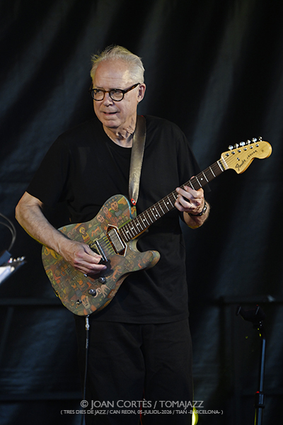 Bill Frisell Trio & Greg Tardy (Tres dies de Jazz / Can Reon, 2026-07-05 / Tiana -Barcelona-) [y 2] Por Joan Cortès [INSTANTZZ AKA Galería fotográfica AKA Fotoblog de jazz, impro… y algo más] - Tomajazz - Bill Frisell Trio & Greg Tardy actuó en Tres dies de Jazz de Can Reon, en Tiana, Barcelona, el 5 de julio de 2026. Joan Cortès lo retrata en INSTANTZZ. Actuaron Bill Frisell, Greg Tardy, Thomas Morgan, Rudy Royston