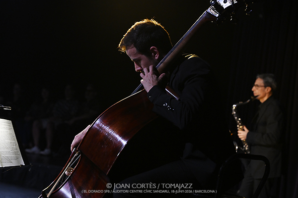 Andrés Marín “Un aire de signos -Arigato Argentina-” (El Dorado sfb / CC Parc Sandaru, 2026-06-18 / Barcelona) Por Joan Cortès [Flamencuras AKA INSTANTZZ AKA Galería fotográfica AKA Fotoblog de jazz, impro… y algo más] - Tomajazz - Andrés Marín “Un aire de signos -Arigato Argentina-” actuó en El Dorado sfb en Barcelona el 18 de junio de 2026. Joan Cortès lo retrata en las Flamencuras de INSTANTZZ. Actuaron Andrés Marín, Alfonso Padilla López, Antonio Torres Olmo
