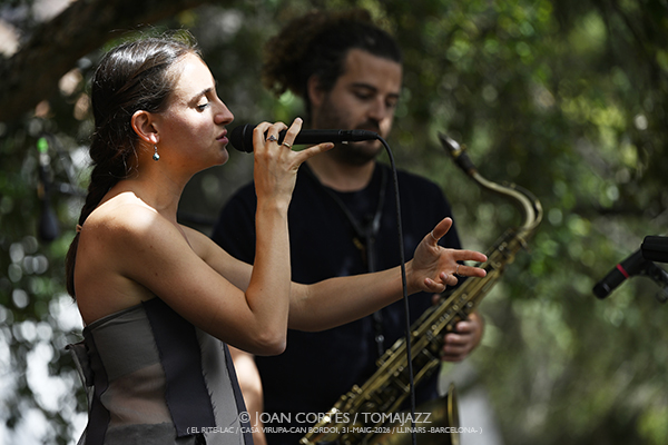 Jon Balke’s Siwan / Alba Careta Group (El Rite-LAC / Casa Virupa-Can Bordoi, 2026-05-31 / Llinars -Barcelona-) [04] Por Joan Cortès [INSTANTZZ AKA Galería fotográfica AKA Fotoblog de jazz, impro… y algo más] - Tomajazz - Jon Balke’s Siwan y Alba Careta Group actuaron en El Rite-LAC en Llinars, Barcelona, el 31 de mayo de 2026.  Joan Cortès lo retrata en INSTANTZZ. Actuaron Jon Balke, Mona Boutchebak, Pedram Khavar Zamini, Derya Turkan, Alba Careta, Lucas Martínez, Roger Santacana, Giuseppe Campisi, Jordi Pallarés