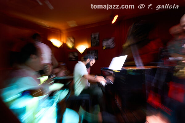 Daniel Juárez 4tet (Café Central Ateneo, Madrid. 2026-07-02) Por Fabio Galicia [INSTANTZZ AKA Galería fotográfica AKA Fotoblog de jazz, impro… y algo más] - Tomajazz - Daniel Juárez 4tet actuó en Café Central Ateneo de Madrid el 2 de julio de 2026. Fabio Galicia lo retrata en INSTANTZZ. Actuaron