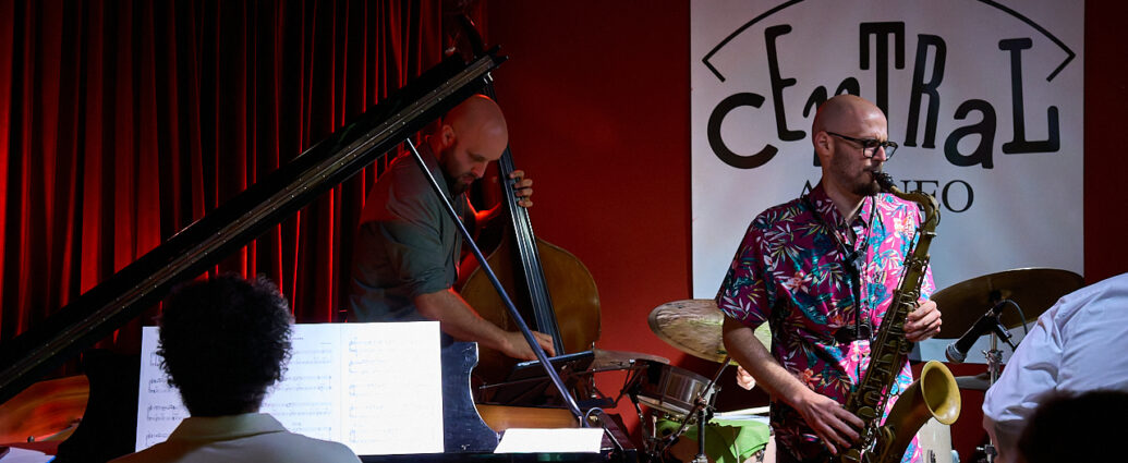 Daniel Juárez 4tet (Café Central Ateneo, Madrid. 2026-07-02) Por Fabio Galicia [INSTANTZZ AKA Galería fotográfica AKA Fotoblog de jazz, impro… y algo más] - Tomajazz - Daniel Juárez 4tet actuó en Café Central Ateneo de Madrid el 2 de julio de 2026. Fabio Galicia lo retrata en INSTANTZZ. Actuaron