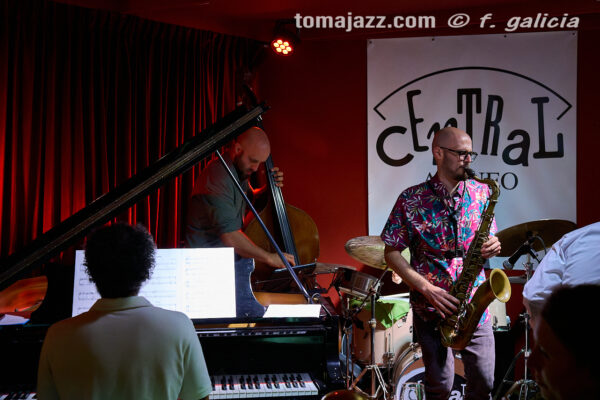 Daniel Juárez 4tet (Café Central Ateneo, Madrid. 2026-07-02) Por Fabio Galicia [INSTANTZZ AKA Galería fotográfica AKA Fotoblog de jazz, impro… y algo más] - Tomajazz - Daniel Juárez 4tet actuó en Café Central Ateneo de Madrid el 2 de julio de 2026. Fabio Galicia lo retrata en INSTANTZZ. Actuaron