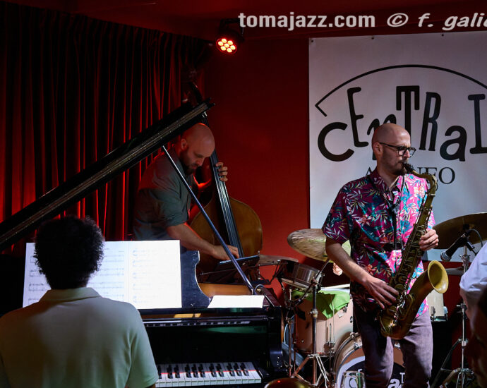 Daniel Juárez 4tet (Café Central Ateneo, Madrid. 2026-07-02) Por Fabio Galicia [INSTANTZZ AKA Galería fotográfica AKA Fotoblog de jazz, impro… y algo más] - Tomajazz - Daniel Juárez 4tet actuó en Café Central Ateneo de Madrid el 2 de julio de 2026. Fabio Galicia lo retrata en INSTANTZZ. Actuaron