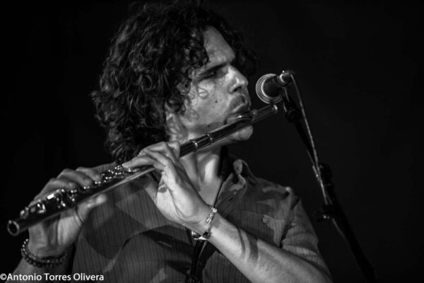 5º Festival Aljarafejazz. Antonio Lizana Trío/Deborah Carter + Ramón Ángel Trío (Mairena del Aljarafe, Sevilla. 29 y 30 Mayo 2026) Por Antonio Torres y Pepe Mateos [Conciertos de Jazz] - Tomajazz - Antonio Lizana Trío y Deborah Carter + Ramón Ángel Trío actuaron en el 5º Festival Aljarafejazz en Mairena del Aljarafe, Sevilla, el 29 y 30 Mayo 2026. Antonio Torres y Pepe Mateos lo relatan - retratan. Participaron Antonio Lizana, Christian de Moret, Fernando Maya, Deborah Carter, Nacho Soto, Jaime Serradilla, Ramón Ángel, Alejandra Artiel 