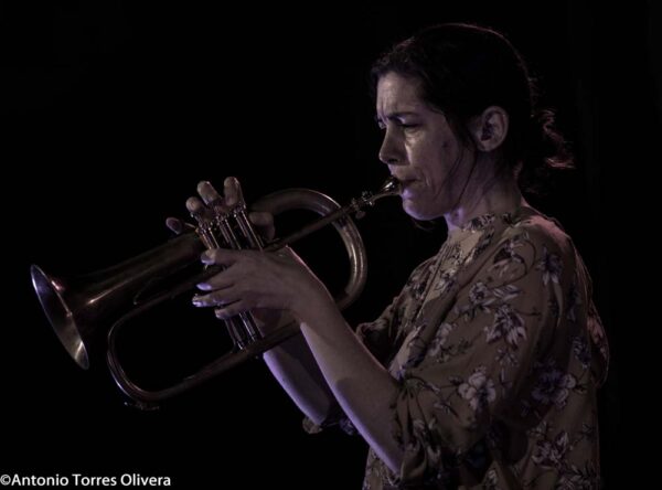 5º Festival Aljarafejazz. Antonio Lizana Trío/Deborah Carter + Ramón Ángel Trío (Mairena del Aljarafe, Sevilla. 29 y 30 Mayo 2026) Por Antonio Torres y Pepe Mateos [Conciertos de Jazz] - Tomajazz - Antonio Lizana Trío y Deborah Carter + Ramón Ángel Trío actuaron en el 5º Festival Aljarafejazz en Mairena del Aljarafe, Sevilla, el 29 y 30 Mayo 2026. Antonio Torres y Pepe Mateos lo relatan - retratan. Participaron Antonio Lizana, Christian de Moret, Fernando Maya, Deborah Carter, Nacho Soto, Jaime Serradilla, Ramón Ángel, Alejandra Artiel 