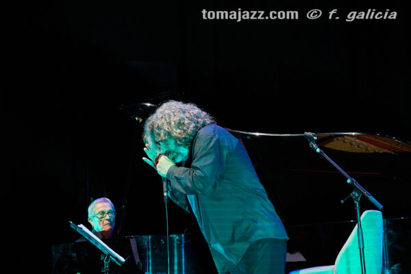 Chano Domínguez & Antonio Serrano (Villanos del Flamenco. Teatro Albéniz, Madrid. 2026-07-03) Por Fabio Galicia [INSTANTZZ AKA Galería fotográfica AKA Fotoblog de jazz, impro… y algo más] - Tomajazz - Chano Domínguez & Antonio Serrano actuaron en Villanos del Flamenco, Madrid, el 3 de julio de 2026. Fabio Galicia lo retrata en INSTANTZZ. Actuaron Chano Domínguez, Antonio Serrano, Kaele Jiménez