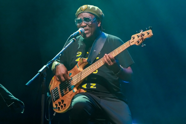 Lluís Coloma Blues Project - Rockin’ My Blues In San Javier / Fusion Experience Quartet (XXVIII Festival Internacional de Jazz de San Javier 2026 - Murcia. 2026-07-24) Por José Antonio García López y Pedro Sáez [Concierto de jazz] - Tomajazz - Lluís Coloma Blues Project - Rockin’ My Blues In San Javier y Fusion Experience Quartet clausuraron el XXVIII Festival Internacional de Jazz de San Javier 2026. José Antonio García López y Pedro Sáez repasan la actuación. Participaron Lluís Coloma Blues Project: Lluís Coloma, Nicole Rochelle, Kid Carlos, Manolo Germán, Julian Vaughn / Fusion Experience Quartet: Richard Bona, Ciro Manna, Michael Lecoq, Dave Weckl