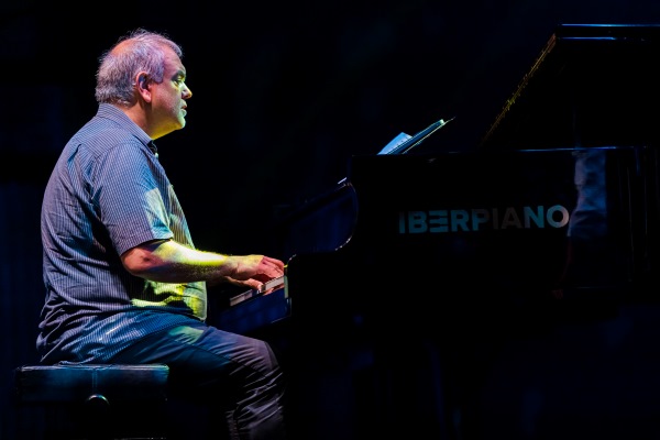 Rafa M. Guillén & The Jazz Walkers / Clarence Bekker Band + Berget Lewis (XXVIII Festival Internacional de Jazz de San Javier 2026 - Murcia. 2026-07-11)  Por José Antonio García López y Pedro Sáez [Concierto de jazz] - Tomajazz - Rafa M. Guillén & The Jazz Walkers y Clarence Bekker Band + Berget Lewis actuaron en el XXVIII Festival Internacional de Jazz de San Javier 2026 - Murcia. José Antonio García López y Pedro Sáez relatan el concierto. Actuaron Rafa Martínez Guillén, Amy Gaviria, Vicent Macián, Ángel Andrés Muñoz, Abel Sanabria, Miquel Asensio, Carlos Llidó, Clarence Bekker, Berget Lewis, Arecio Smith, Francisco Guisado “Rubio”, Leo Torres, Roberto Albrecia, Pol Padrós, Charlie Cuevas, Carlos López