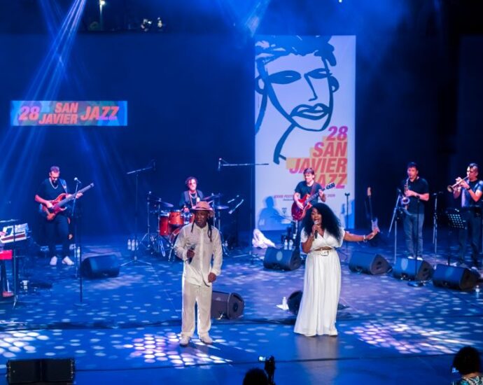 Rafa M. Guillén & The Jazz Walkers / Clarence Bekker Band + Berget Lewis (XXVIII Festival Internacional de Jazz de San Javier 2026 - Murcia. 2026-07-11)  Por José Antonio García López y Pedro Sáez [Concierto de jazz] - Tomajazz - Rafa M. Guillén & The Jazz Walkers y Clarence Bekker Band + Berget Lewis actuaron en el XXVIII Festival Internacional de Jazz de San Javier 2026 - Murcia. José Antonio García López y Pedro Sáez relatan el concierto. Actuaron Rafa Martínez Guillén, Amy Gaviria, Vicent Macián, Ángel Andrés Muñoz, Abel Sanabria, Miquel Asensio, Carlos Llidó, Clarence Bekker, Berget Lewis, Arecio Smith, Francisco Guisado “Rubio”, Leo Torres, Roberto Albrecia, Pol Padrós, Charlie Cuevas, Carlos López