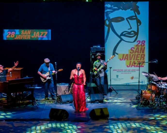 Lizz Wright (XXVIII Festival Internacional de Jazz de San Javier 2026 - Murcia. 2026-07-07)  Por José Antonio García López y Pedro Sáez [Concierto de jazz] - Tomajazz - Lizz Wright actuó en el XXVIII Festival Internacional de Jazz de San Javier 2026 - Murcia. José Antonio García López y Pedro Sáez repasan el concierto. Actuaron Lizz Wright, Kenny Banks, Adam Levy, Kyle Miles, Marlon Patton
