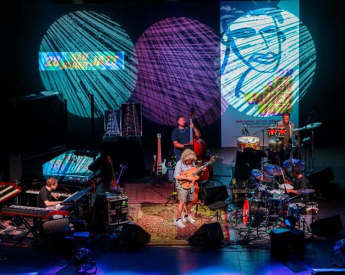 Pat Metheny – Side Eyes III + (XXVIII Festival Internacional de Jazz de San Javier 2026 - Murcia. 2026-07-22)  Por José Antonio García López y Pedro Sáez [Concierto de jazz] - Tomajazz - Pat Metheny – Side Eyes III + actuó en el XXVIII Festival Internacional de Jazz de San Javier 2026. José Antonio García López y Pedro Sáez relatan el concierto. Actuaron Pat Metheny, Chris Fishman, Jermaine Paul Jr., Joey Dyxon Jr., Leonard Patton