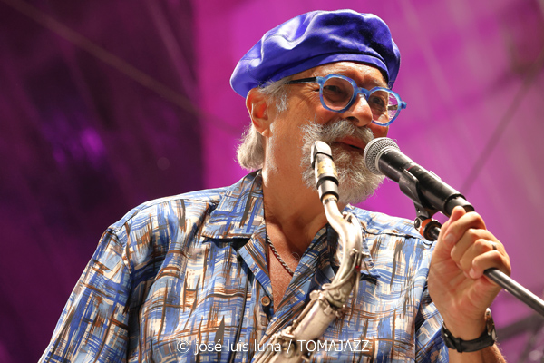 Joe Lovano's Paramount Quartet (61 Jazzaldia 2026. Donosti. 2026-07-23) Por José Luis Luna Rocafort [INSTANTZZ AKA Galería fotográfica AKA Fotoblog de jazz, impro… y algo más] - Tomajazz - Joe Lovano's Paramount Quartet actuó en el 61 Jazzaldia 2026. José Luis Luna Rocafort lo retrata en INSTANTZZ. Con Joe Lovano, Julian Lage, Santi Debriano, Will Calhoun