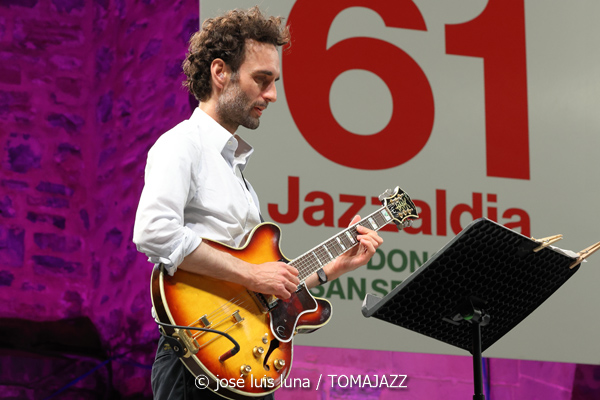 Joe Lovano's Paramount Quartet (61 Jazzaldia 2026. Donosti. 2026-07-23) Por José Luis Luna Rocafort [INSTANTZZ AKA Galería fotográfica AKA Fotoblog de jazz, impro… y algo más] - Tomajazz - Joe Lovano's Paramount Quartet actuó en el 61 Jazzaldia 2026. José Luis Luna Rocafort lo retrata en INSTANTZZ. Con Joe Lovano, Julian Lage, Santi Debriano, Will Calhoun