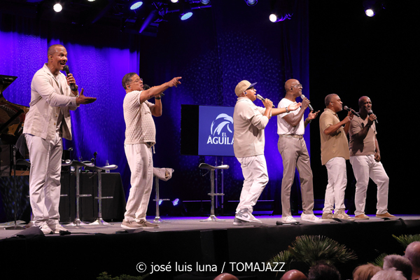 Take 6 (49 Festival de Jazz de Vitoria-Gasteiz 2026. 2026-07-15) Por José Luis Luna Rocafort [INSTANTZZ AKA Galería fotográfica AKA Fotoblog de jazz, impro… y algo más] - Tomajazz - Take 6 actuó en el 49 Festival de Jazz de Vitoria-Gasteiz 2026. José Luis Luna Rocafort lo retrata en INSTANTZZ. Con