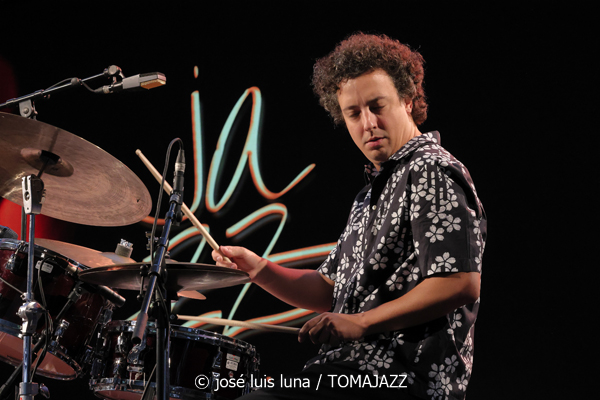 Irene Reig Quartet (49 Festival de Jazz de Vitoria-Gasteiz 2026. 2026-07-16) Por José Luis Luna Rocafort [INSTANTZZ AKA Galería fotográfica AKA Fotoblog de jazz, impro… y algo más] - Tomajazz - Irene Reig Quartet actuó en el 49 Festival de Jazz de Vitoria-Gasteiz 2026. José Luis Luna Rocafort INSTANTZZ retrata el concierto. Con Irene Reig, Xavi Torres, Pau Sala, Andreu Pitarch