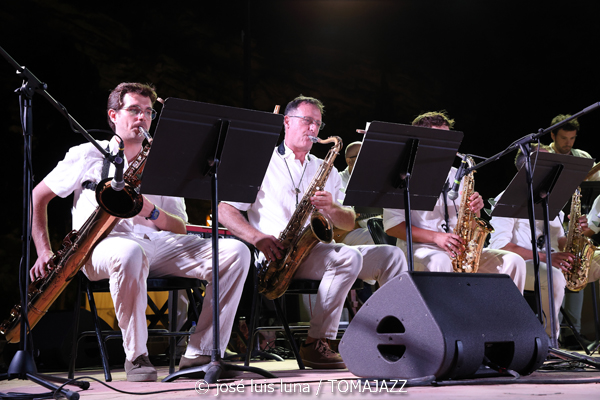 Gospel Lab & Big Band Ciutat d'Eivissa (38 Eivissa Jazz Festival. 2026-09-02) Por José Luis Luna Rocafort [INSTANTZZ AKA Galería fotográfica AKA Fotoblog de jazz, impro… y algo más] - Tomajazz - Gospel Lab & Big Band Ciutat d'Eivissa actuaron en el 38 Eivissa Jazz Festival 2026. José Luis Luna Rocafort lo retrata en INSTANTZZ