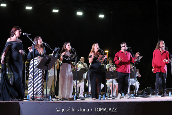 Gospel Lab & Big Band Ciutat d'Eivissa (38 Eivissa Jazz Festival. 2026-09-02) Por José Luis Luna Rocafort [INSTANTZZ AKA Galería fotográfica AKA Fotoblog de jazz, impro… y algo más] - Tomajazz - Gospel Lab & Big Band Ciutat d'Eivissa actuaron en el 38 Eivissa Jazz Festival 2026. José Luis Luna Rocafort lo retrata en INSTANTZZ