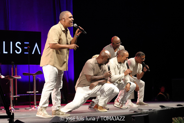 Take 6 (49 Festival de Jazz de Vitoria-Gasteiz 2026. 2026-07-15) Por José Luis Luna Rocafort [INSTANTZZ AKA Galería fotográfica AKA Fotoblog de jazz, impro… y algo más] - Tomajazz - Take 6 actuó en el 49 Festival de Jazz de Vitoria-Gasteiz 2026. José Luis Luna Rocafort lo retrata en INSTANTZZ. Con