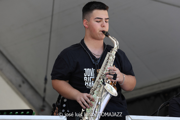 Sedajazz Jove Big Band (49 Festival de Jazz de Vitoria-Gasteiz 2026. 2026-07-11) Por José Luis Luna Rocafort [INSTANTZZ AKA Galería fotográfica AKA Fotoblog de jazz, impro… y algo más] - Tomajazz - Sedajazz Jove Big Band actuó en el 49 Festival de Jazz de Vitoria-Gasteiz 2026. José Luis Luna Rocafort lo retrata en INSTANTZZ