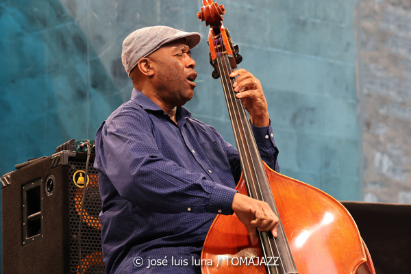 Azar Lawrence Quartet: John Coltrane, The Impulse Era! (61 Jazzaldia 2026. Donosti. 2026-07-24) Por José Luis Luna Rocafort [INSTANTZZ AKA Galería fotográfica AKA Fotoblog de jazz, impro… y algo más] - Tomajazz - Azar Lawrence Quartet: John Coltrane, The Impulse Era! actuó en el 61 Jazzaldia 2026. José Luis Luna Rocafort lo retrata en INSTANTZZ. Con Azar Lawrence, Benito González, Essiet Essiet, Brandon Lee