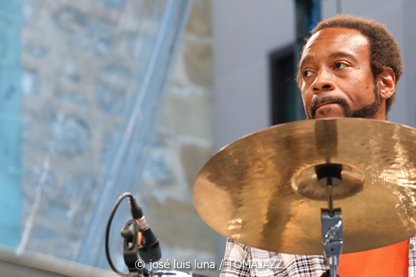 Azar Lawrence Quartet: John Coltrane, The Impulse Era! (61 Jazzaldia 2026. Donosti. 2026-07-24) Por José Luis Luna Rocafort [INSTANTZZ AKA Galería fotográfica AKA Fotoblog de jazz, impro… y algo más] - Tomajazz - Azar Lawrence Quartet: John Coltrane, The Impulse Era! actuó en el 61 Jazzaldia 2026. José Luis Luna Rocafort lo retrata en INSTANTZZ. Con Azar Lawrence, Benito González, Essiet Essiet, Brandon Lee