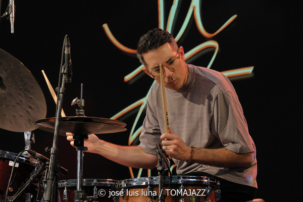 Gretchen Parlato Quartet (49 Festival de Jazz de Vitoria-Gasteiz 2026. 2026-07-15) Por José Luis Luna Rocafort [INSTANTZZ AKA Galería fotográfica AKA Fotoblog de jazz, impro… y algo más] - Tomajazz - Gretchen Parlato Quartet actuó en el 49 Festival de Jazz de Vitoria-Gasteiz 2026. José Luis Luna Rocafort lo retrata en INSTANTZZ. Actuaron Gretchen Parlato, Alan Hampton, Jacob Mann, Mark Guiliana