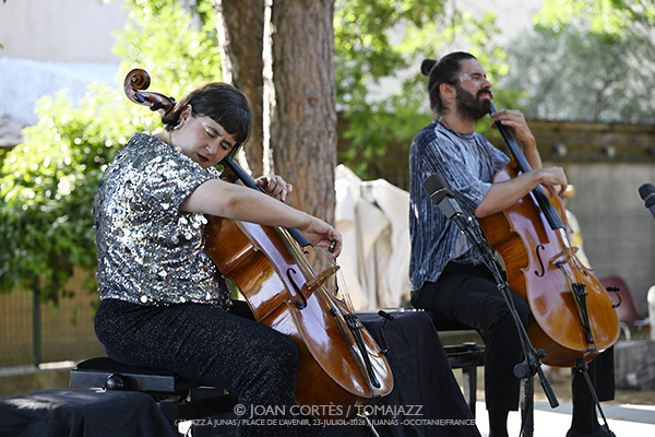 Adam Baldych 4t / Anne Paceo / Duo Brady (33 Festival Jazz à Junas, 2026-07-23 / Junas -France-) [02] Por Joan Cortès [INSTANTZZ AKA Galería fotográfica AKA Fotoblog de jazz, impro… y algo más] - Tomajazz - Adam Baldych 4t / Anne Paceo / Duo Brady actuaron en la jornada del 23 de julio del 33 Festival Jazz à Junas 2026. Joan Cortès lo retrata en INSTANTZZ. Con Michèle Pierre, Paul Colomb, Adam Baldych, Danielle Di Bonaventura, Jacob Karlzon, Michel Bénita, Anne Paceo, Cynthia Abraham, Lilian Millie, Christophe Panzani, Maya Cross, Gautier Toux