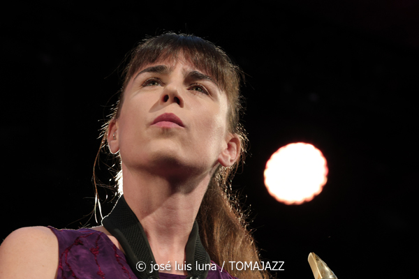 Irene Reig Quartet (49 Festival de Jazz de Vitoria-Gasteiz 2026. 2026-07-16) Por José Luis Luna Rocafort [INSTANTZZ AKA Galería fotográfica AKA Fotoblog de jazz, impro… y algo más] - Tomajazz - Irene Reig Quartet actuó en el 49 Festival de Jazz de Vitoria-Gasteiz 2026. José Luis Luna Rocafort INSTANTZZ retrata el concierto. Con Irene Reig, Xavi Torres, Pau Sala, Andreu Pitarch