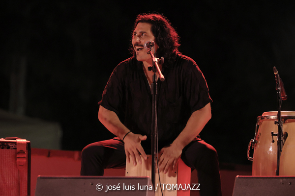 Ibossim Flamenco Ibiza (38 Eivissa Jazz Festival. 2026-09-02) Por José Luis Luna Rocafort [INSTANTZZ AKA Galería fotográfica AKA Fotoblog de jazz, impro… y algo más] - Tomajazz - Ibossim Flamenco Ibiza actuó en el 38 Eivissa Jazz Festival 2026. José Luis Luna Rocafort [INSTANTZZ Noemí Escudero, Pedro García "Brekón", Luis González "El Coco", Marcelo "Tumba Latimba", Carlos Sarduy, Aarón Puente, Omar Guzmán, Alain Ladrón de Guevara, Vicent Tur