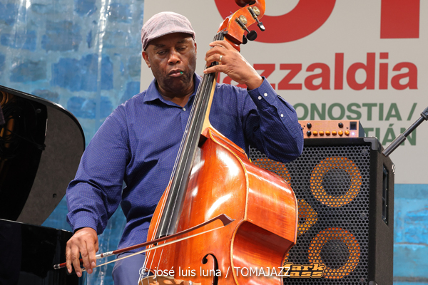 Azar Lawrence Quartet: John Coltrane, The Impulse Era! (61 Jazzaldia 2026. Donosti. 2026-07-24) Por José Luis Luna Rocafort [INSTANTZZ AKA Galería fotográfica AKA Fotoblog de jazz, impro… y algo más] - Tomajazz - Azar Lawrence Quartet: John Coltrane, The Impulse Era! actuó en el 61 Jazzaldia 2026. José Luis Luna Rocafort lo retrata en INSTANTZZ. Con Azar Lawrence, Benito González, Essiet Essiet, Brandon Lee