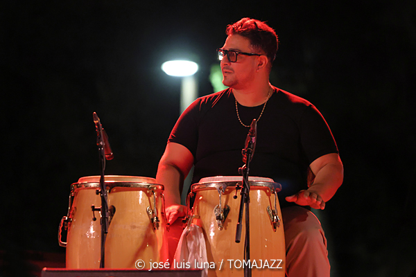 Ibossim Flamenco Ibiza (38 Eivissa Jazz Festival. 2026-09-02) Por José Luis Luna Rocafort [INSTANTZZ AKA Galería fotográfica AKA Fotoblog de jazz, impro… y algo más] - Tomajazz - Ibossim Flamenco Ibiza actuó en el 38 Eivissa Jazz Festival 2026. José Luis Luna Rocafort [INSTANTZZ Noemí Escudero, Pedro García "Brekón", Luis González "El Coco", Marcelo "Tumba Latimba", Carlos Sarduy, Aarón Puente, Omar Guzmán, Alain Ladrón de Guevara, Vicent Tur