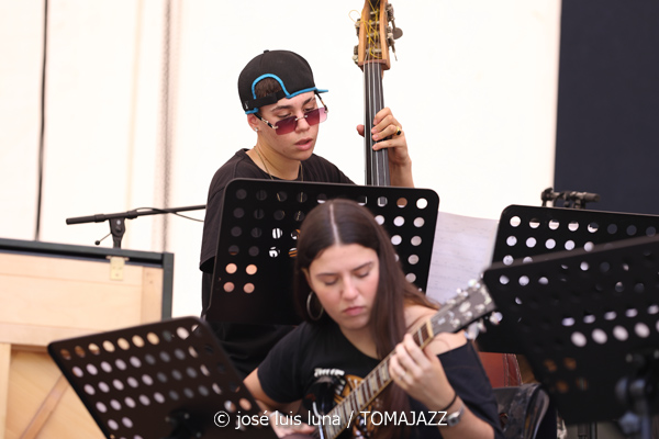 Sedajazz Jove Big Band (49 Festival de Jazz de Vitoria-Gasteiz 2026. 2026-07-11) Por José Luis Luna Rocafort [INSTANTZZ AKA Galería fotográfica AKA Fotoblog de jazz, impro… y algo más] - Tomajazz - Sedajazz Jove Big Band actuó en el 49 Festival de Jazz de Vitoria-Gasteiz 2026. José Luis Luna Rocafort lo retrata en INSTANTZZ