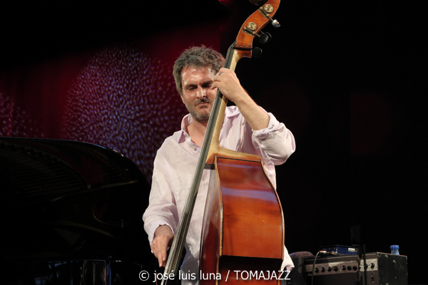 Irene Reig Quartet (49 Festival de Jazz de Vitoria-Gasteiz 2026. 2026-07-16) Por José Luis Luna Rocafort [INSTANTZZ AKA Galería fotográfica AKA Fotoblog de jazz, impro… y algo más] - Tomajazz - Irene Reig Quartet actuó en el 49 Festival de Jazz de Vitoria-Gasteiz 2026. José Luis Luna Rocafort INSTANTZZ retrata el concierto. Con Irene Reig, Xavi Torres, Pau Sala, Andreu Pitarch